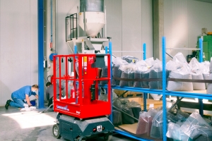 Installation of a TAWI VM50 vacuum lifting device at Italmaster